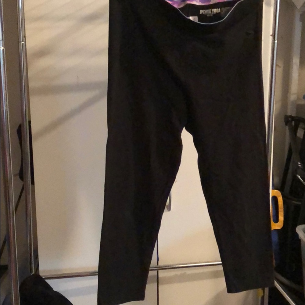 PINK Yaga Capri Legging